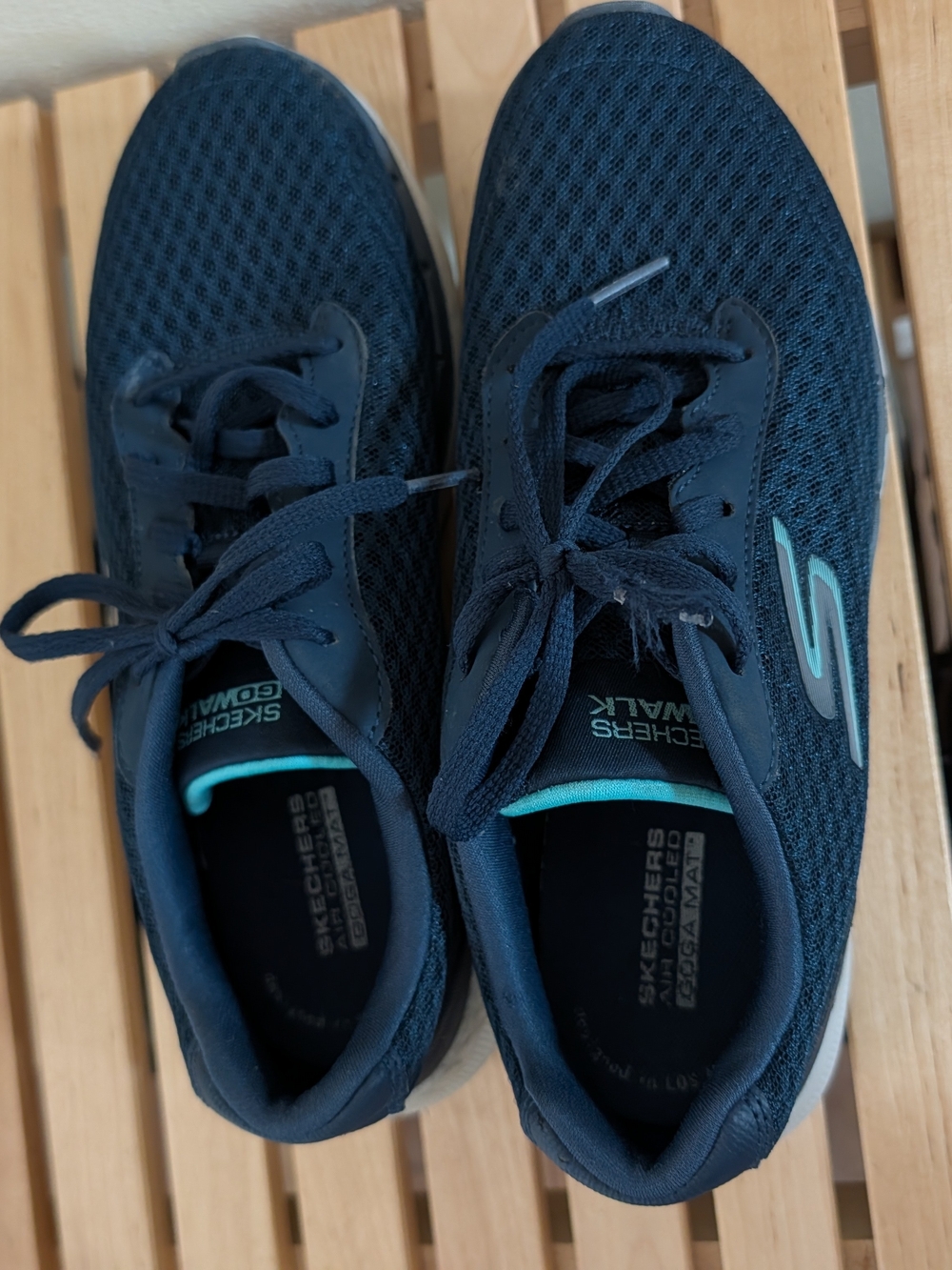 Only Worn Twice /Skechers Navy Blue Go Walk 5 Athletic Trainers / Women's 8